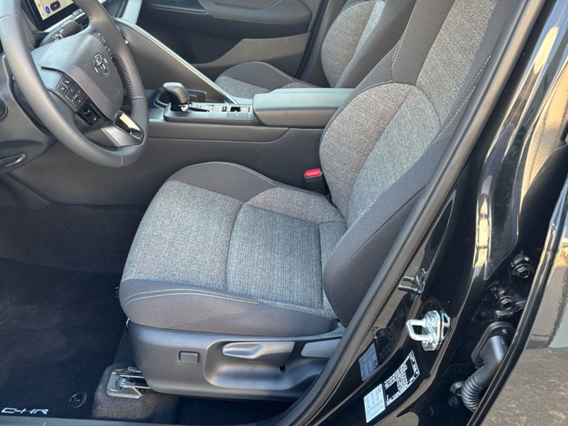 Toyota Toyota C-HR nuova a Ferrara (10)
