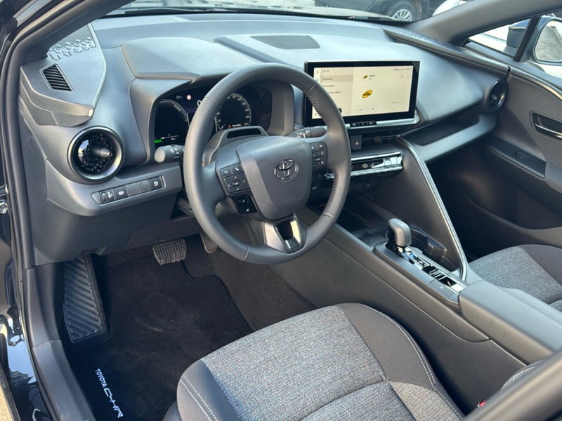 Toyota Toyota C-HR nuova a Ferrara (11)