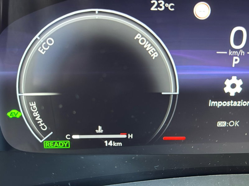 Toyota Toyota C-HR nuova a Ferrara (15)