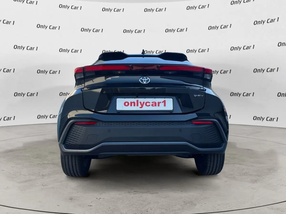 Toyota Toyota C-HR nuova a Ferrara (4)