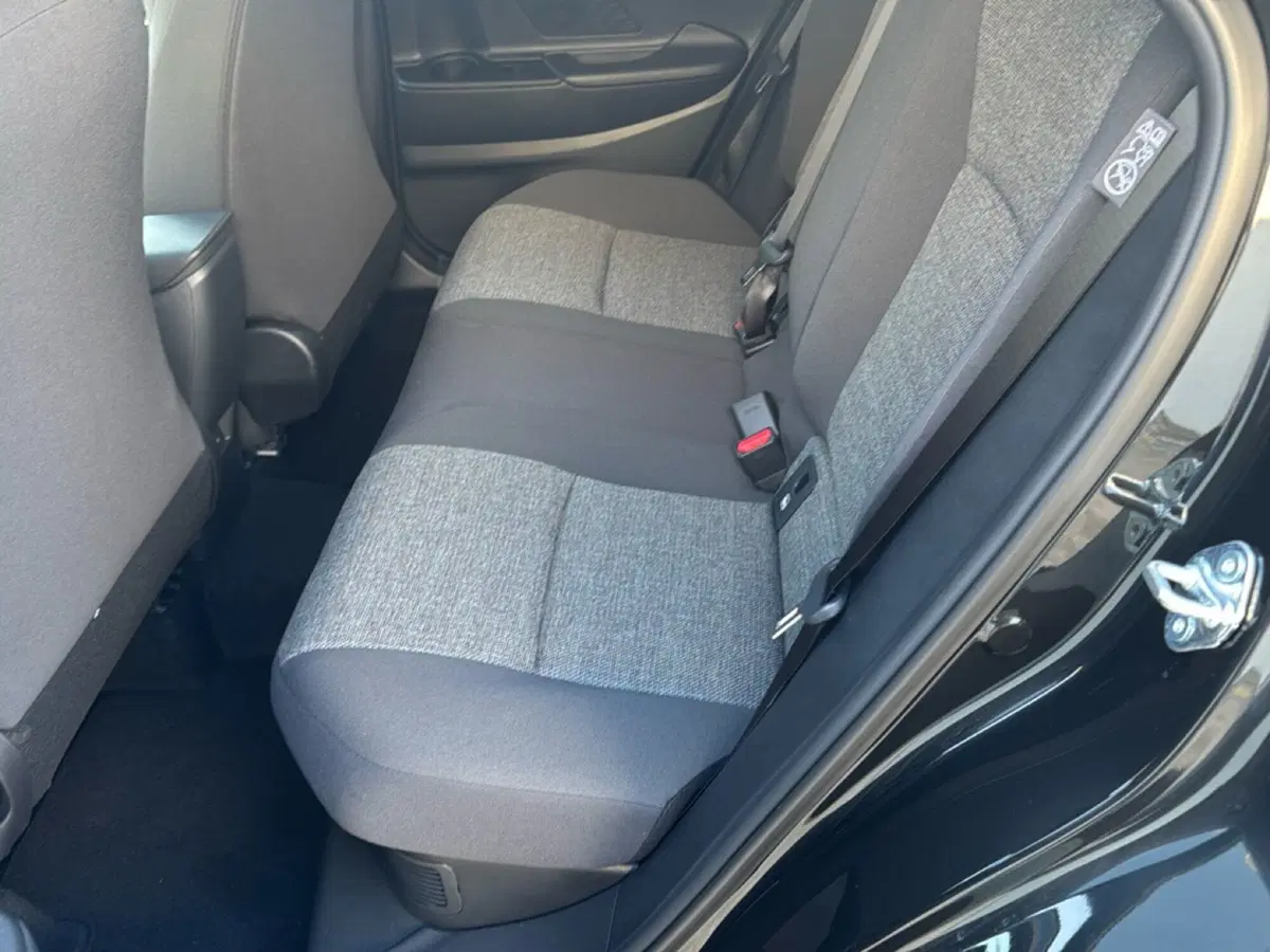 Toyota Toyota C-HR nuova a Ferrara (7)