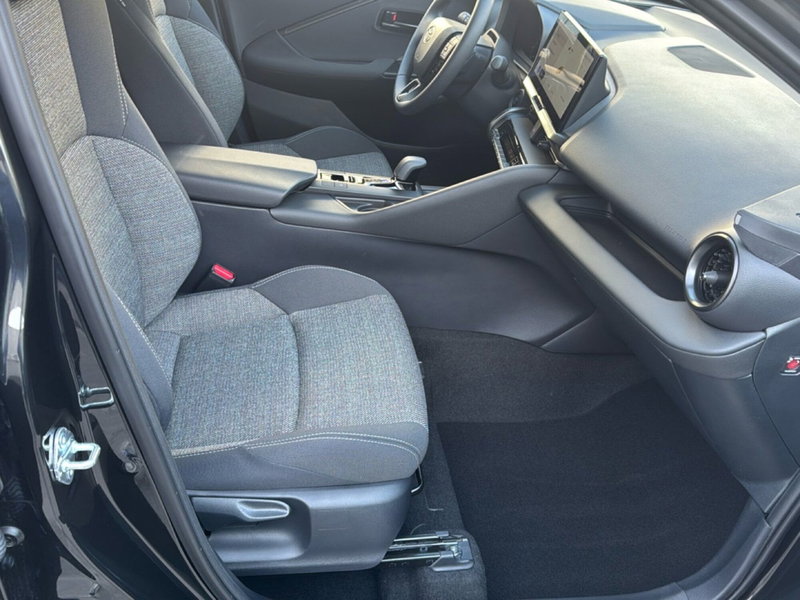 Toyota Toyota C-HR nuova a Ferrara (9)