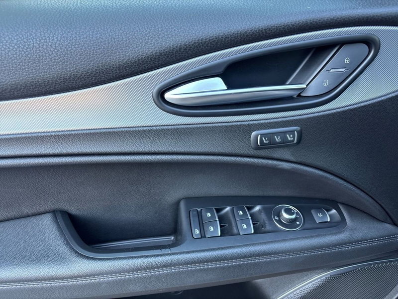 Alfa Romeo Stelvio usata a Pescara (12)