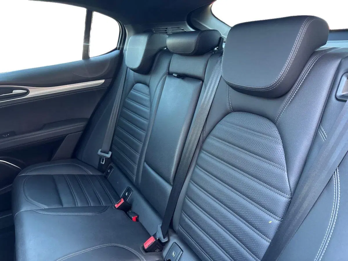 Alfa Romeo Stelvio usata a Pescara (13)