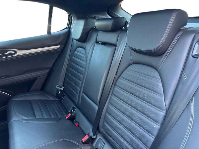 Alfa Romeo Stelvio usata a Pescara (13)