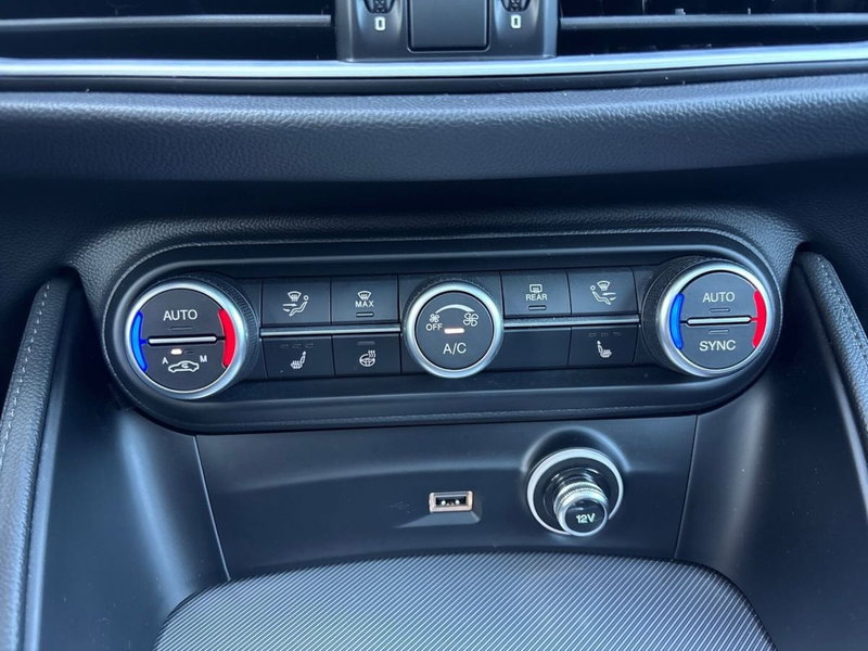Alfa Romeo Stelvio usata a Pescara (14)