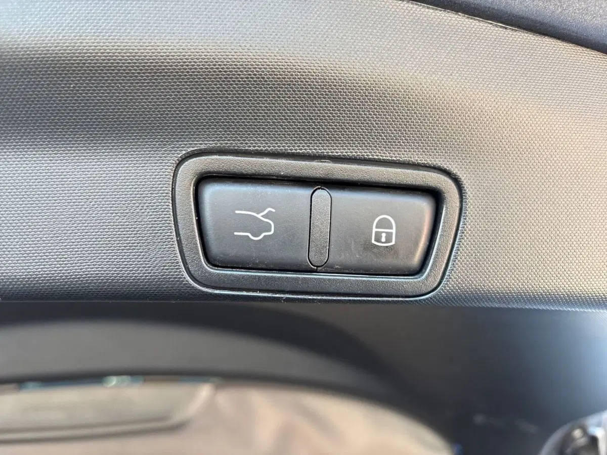 Alfa Romeo Stelvio usata a Pescara (16)