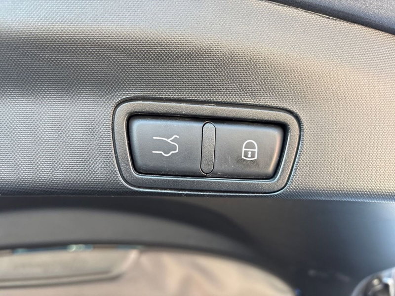 Alfa Romeo Stelvio usata a Pescara (16)