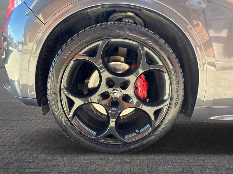 Alfa Romeo Stelvio usata a Pescara (6)
