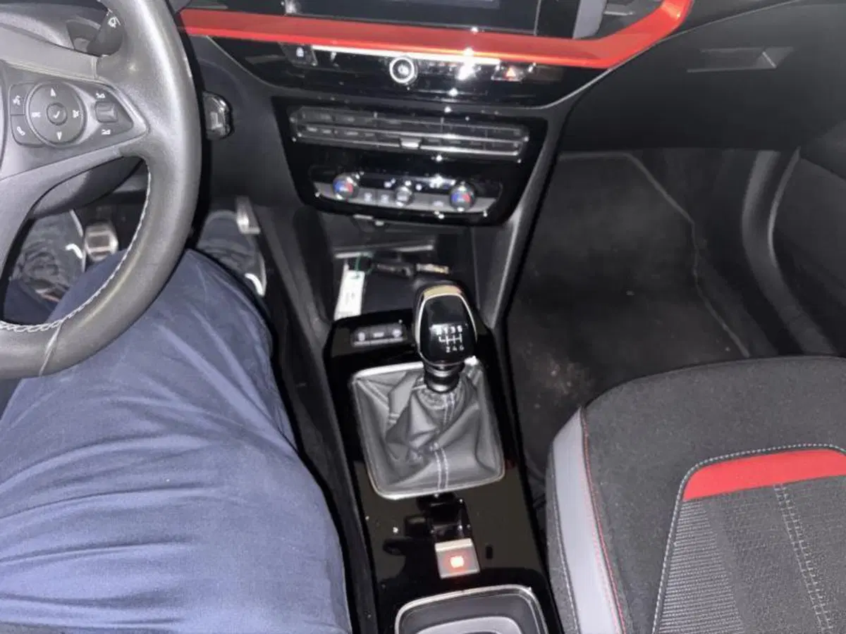 Opel Mokka usata a Genova (16)