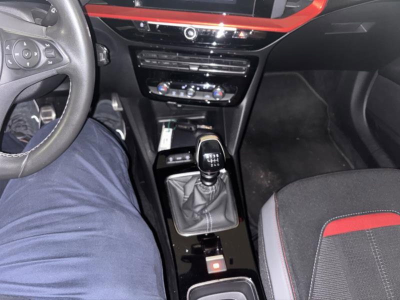 Opel Mokka usata a Genova (16)