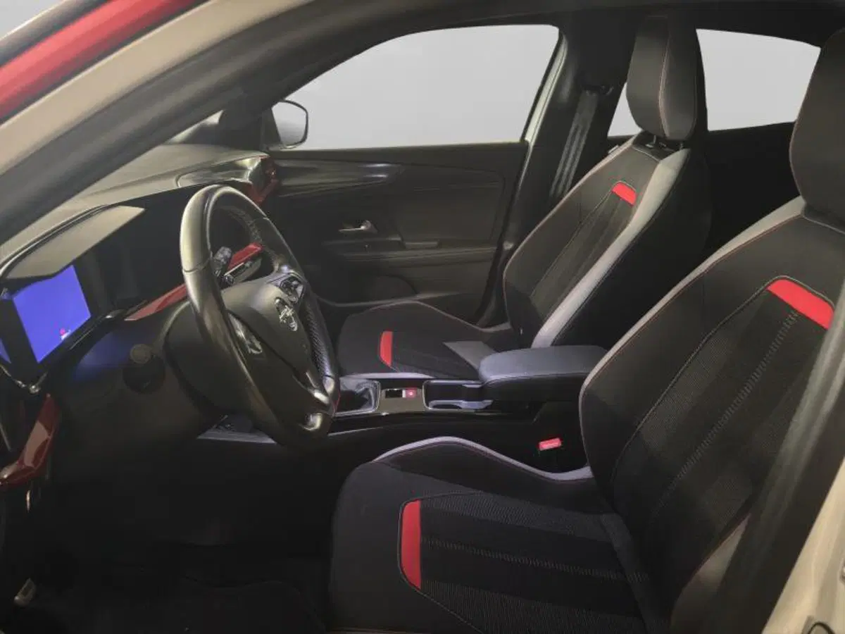 Opel Mokka usata a Genova (9)