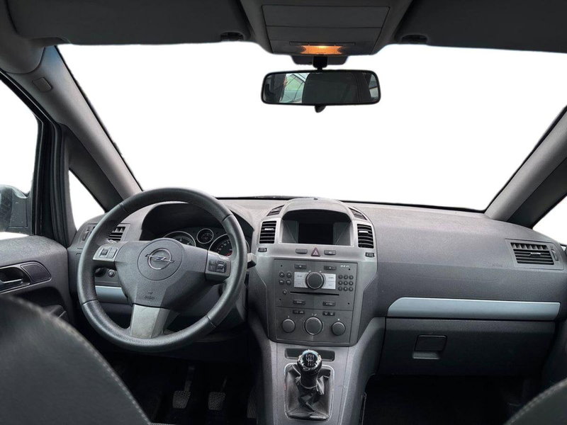 Opel Zafira usata a Torino (9)