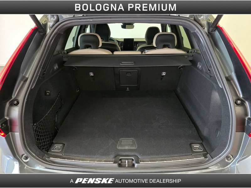 Volvo XC60 nuova a Bologna (10)