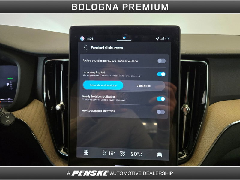 Volvo XC60 nuova a Bologna (17)