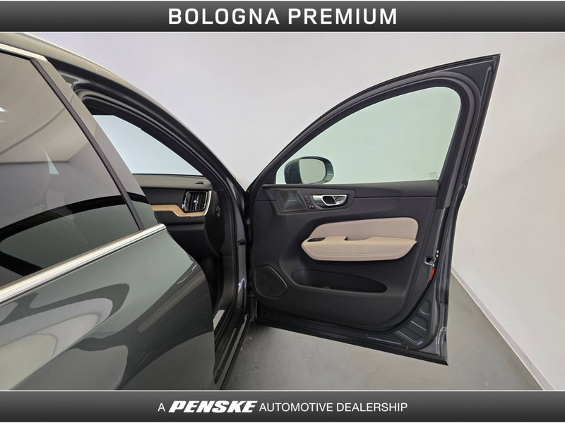 Volvo XC60 nuova a Bologna (19)