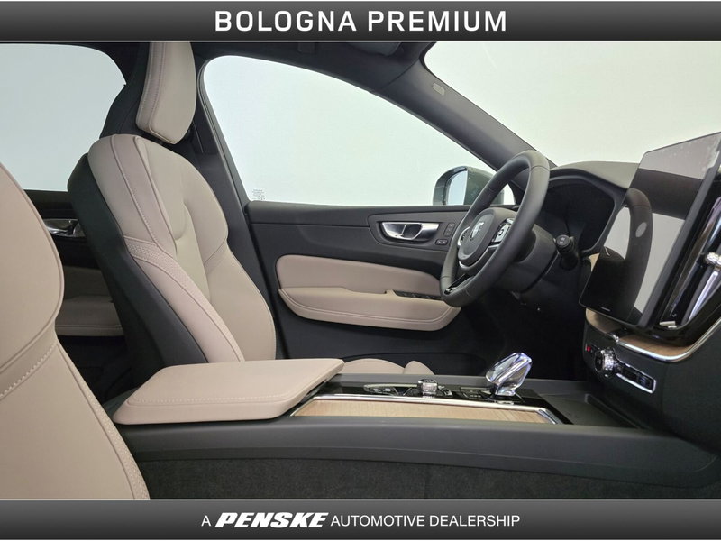 Volvo XC60 nuova a Bologna (3)