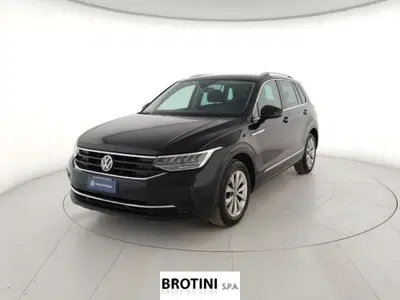 Volkswagen Tiguan 1.5 TSI 150 CV ACT Life del 2023 usata a Massa