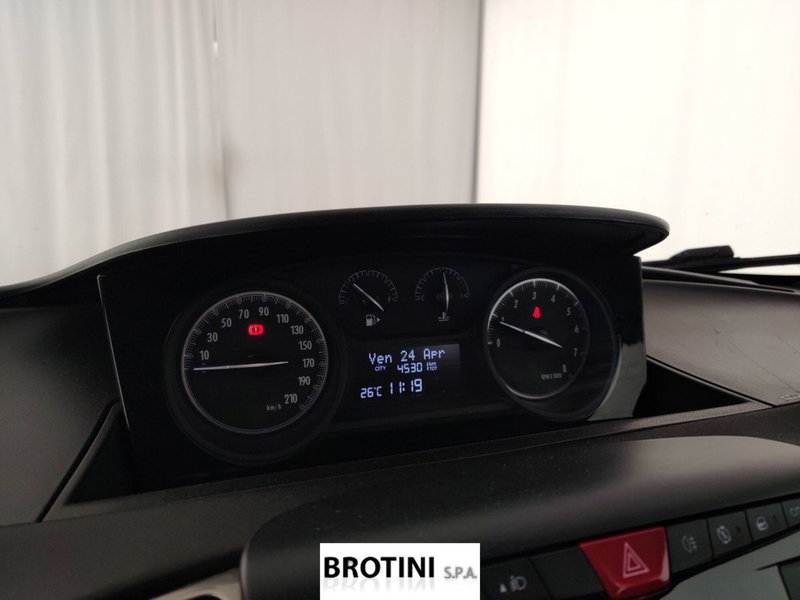 Lancia Ypsilon usata a Massa-Carrara (12)