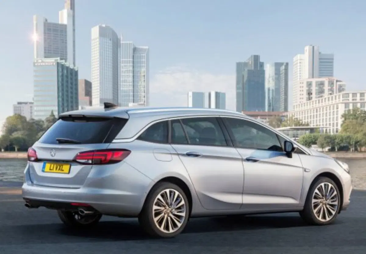 Opel Astra Station Wagon usata a Palermo (15)