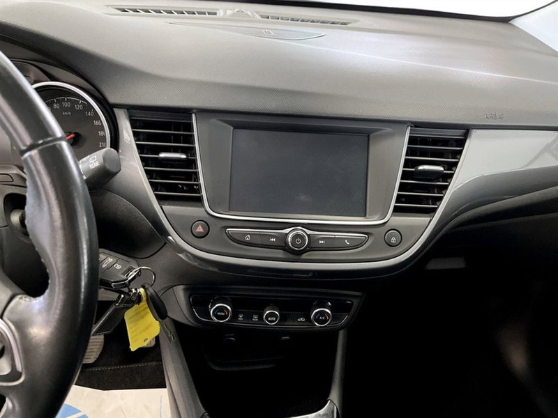 Opel Crossland usata a Varese (9)