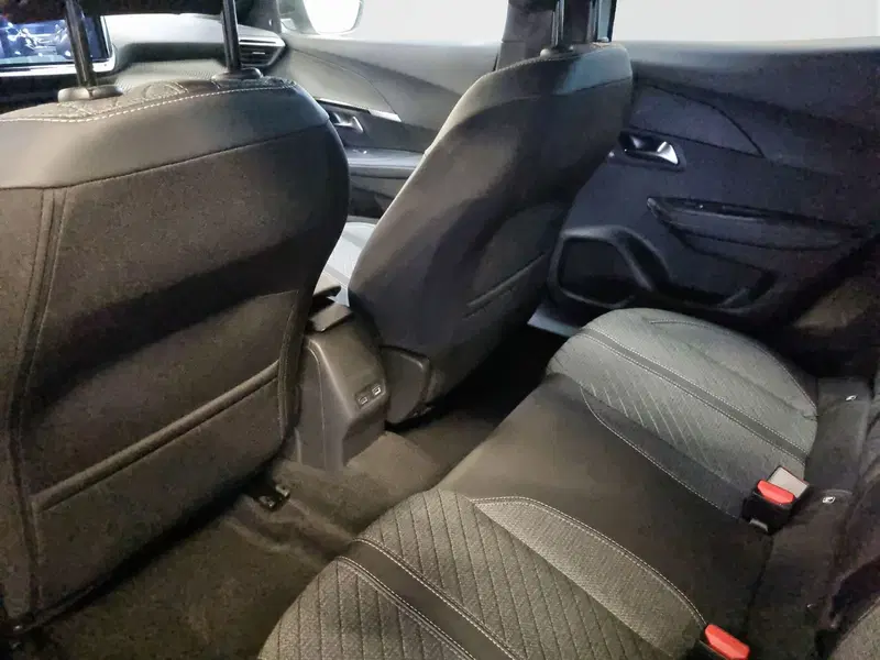 Peugeot 2008 nuova a Varese (12)
