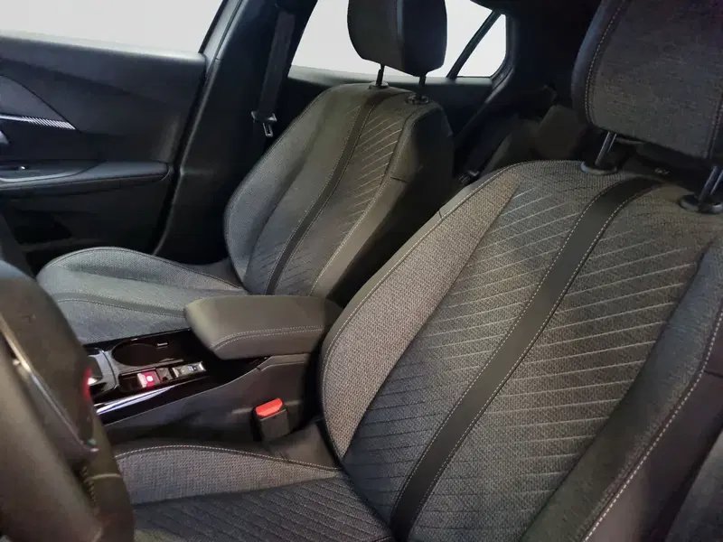 Peugeot 2008 nuova a Varese (7)