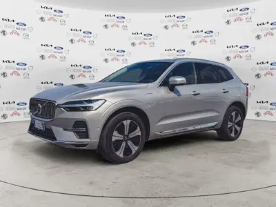 Volvo XC60 T6 Recharge AWD Plug-in Hybrid aut. Plus Dark del 2025 usata a Caresanablot