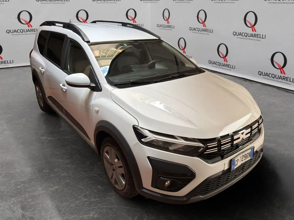 Dacia Jogger usata a Milano (2)