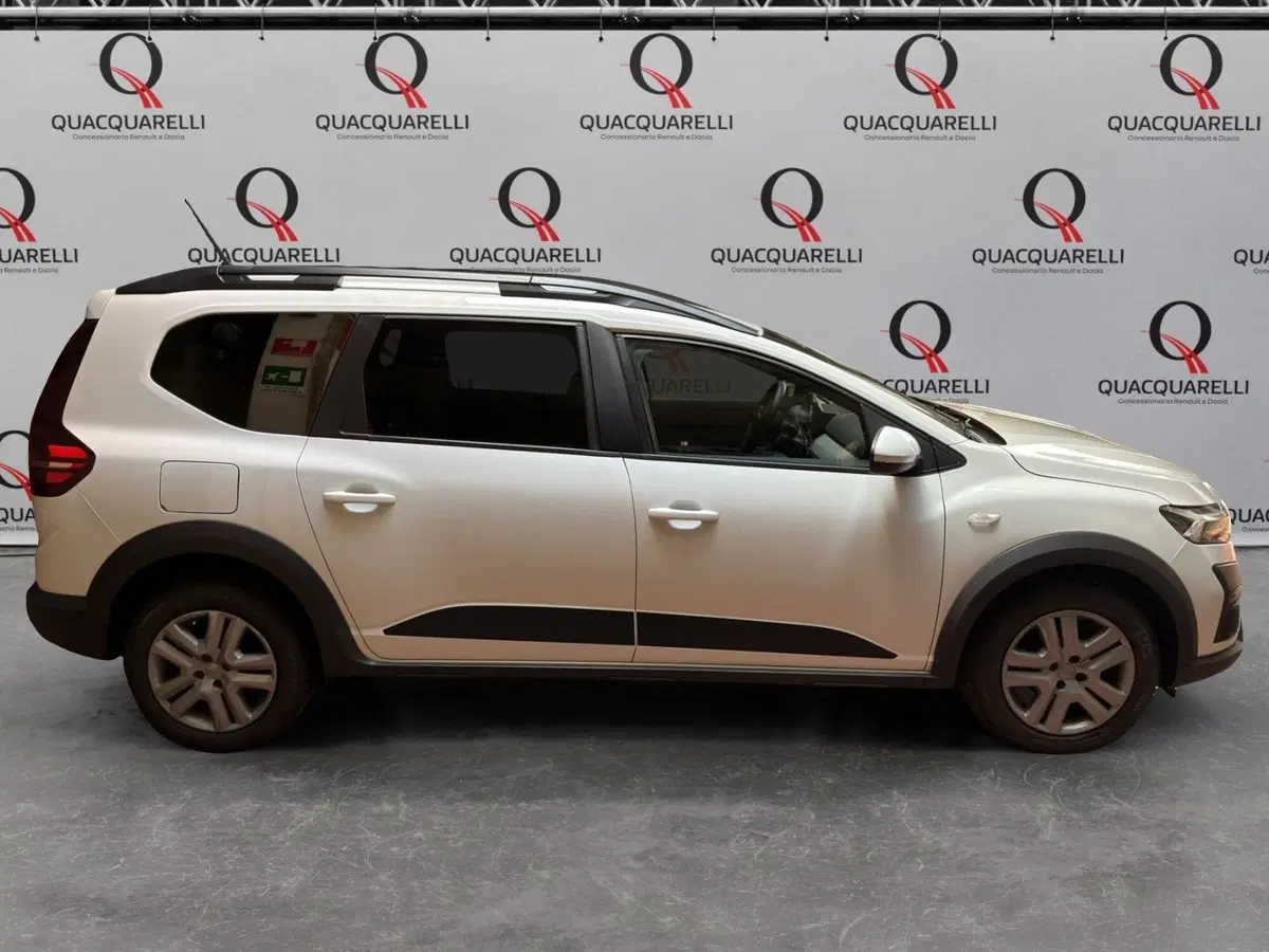 Dacia Jogger usata a Milano (3)