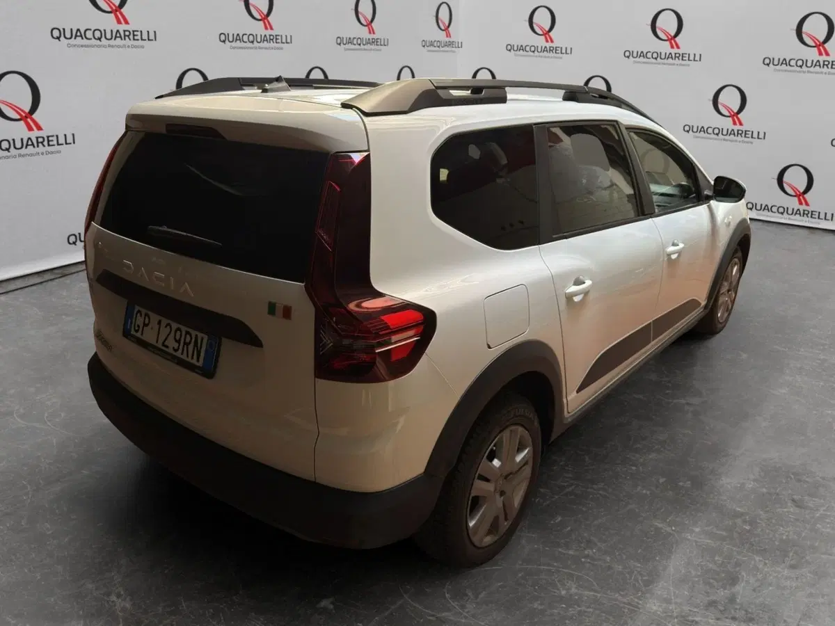 Dacia Jogger usata a Milano (4)