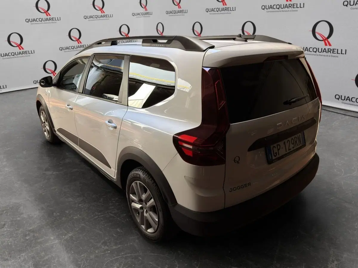 Dacia Jogger usata a Milano (6)