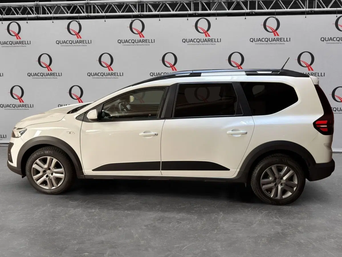 Dacia Jogger usata a Milano (7)