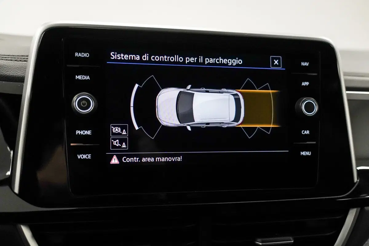 Volkswagen T-Roc usata a Varese (16)