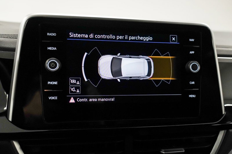 Volkswagen T-Roc usata a Varese (16)