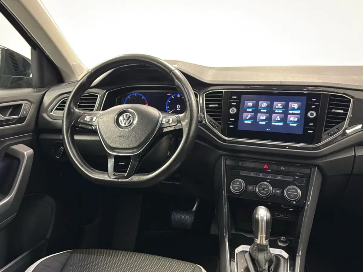 Volkswagen T-Roc usata a Varese (11)