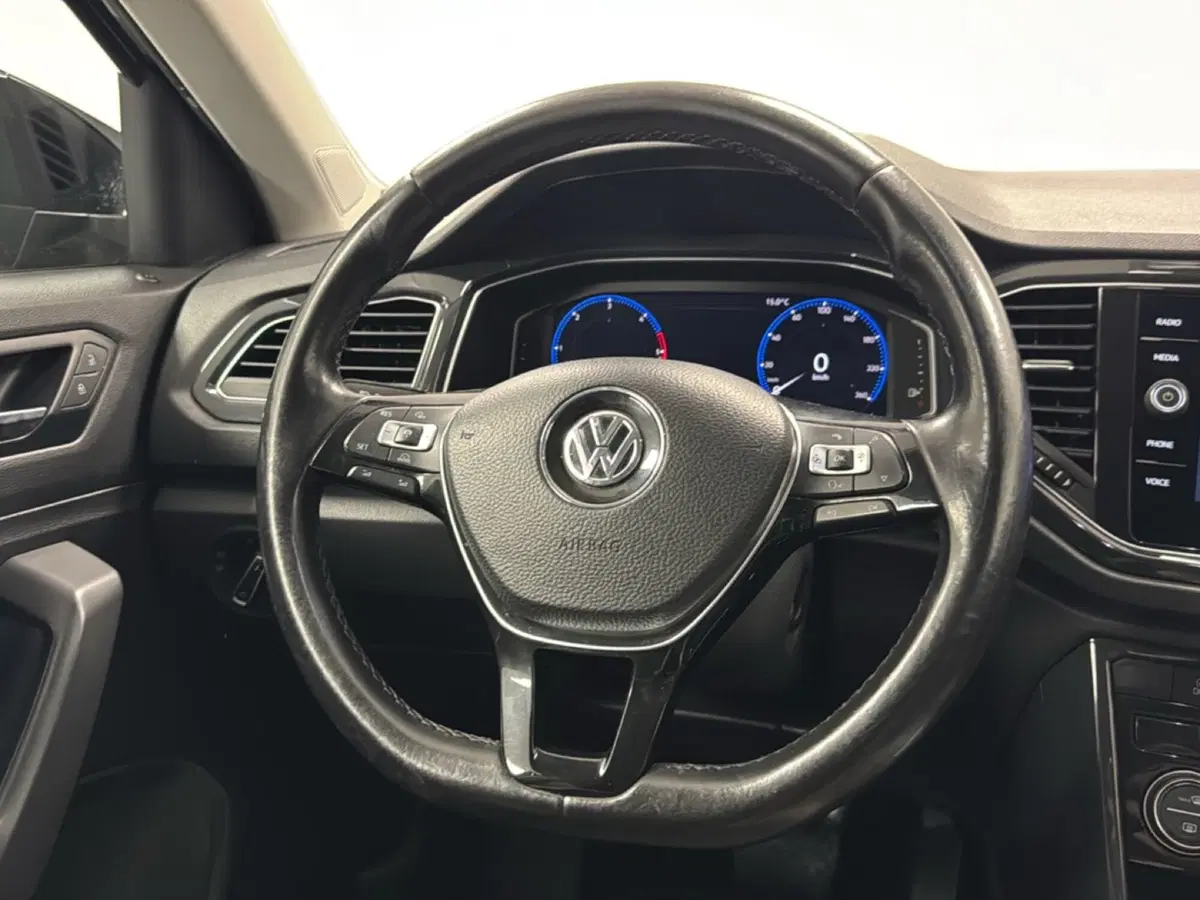 Volkswagen T-Roc usata a Varese (12)