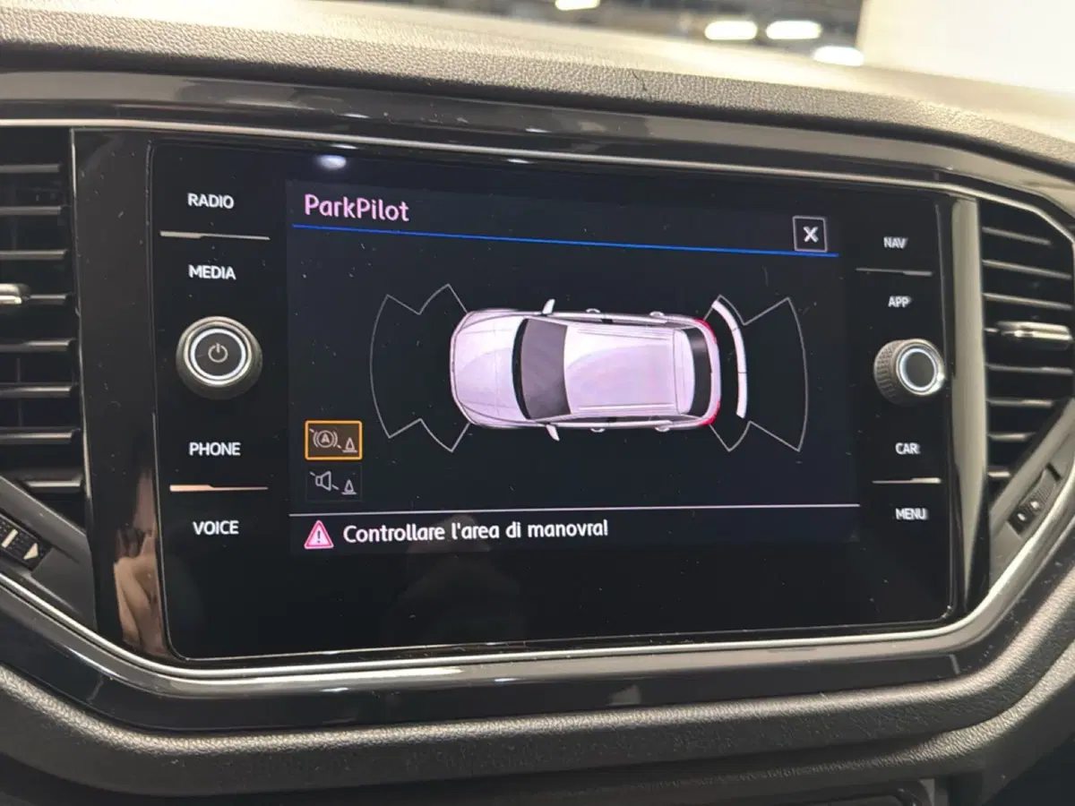 Volkswagen T-Roc usata a Varese (18)
