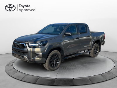 Toyota Hilux 2.8 d-4d 48V double cab Invincible auto nuova a Bassano del Grappa