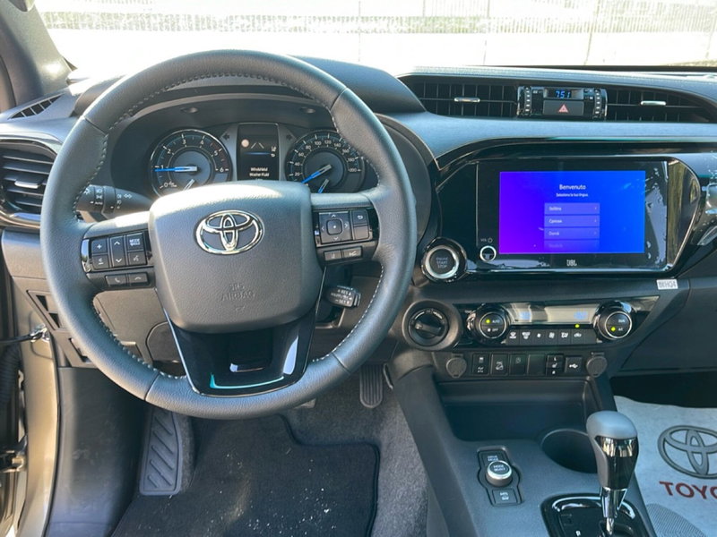 Toyota Hilux nuova a Vicenza (13)