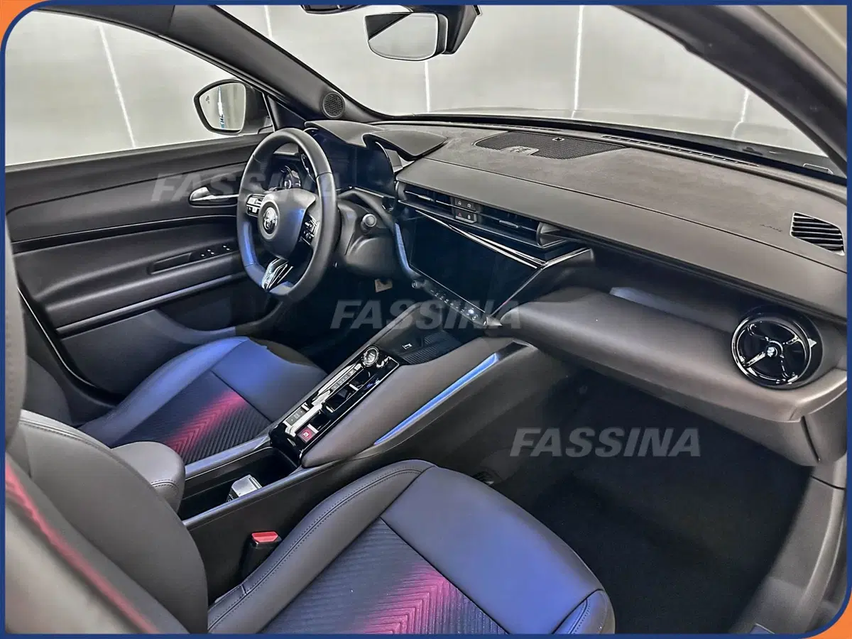 Alfa Romeo Junior nuova a Milano (13)