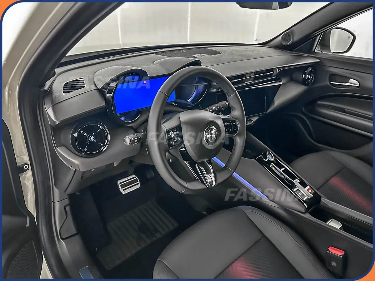 Alfa Romeo Junior nuova a Milano (9)
