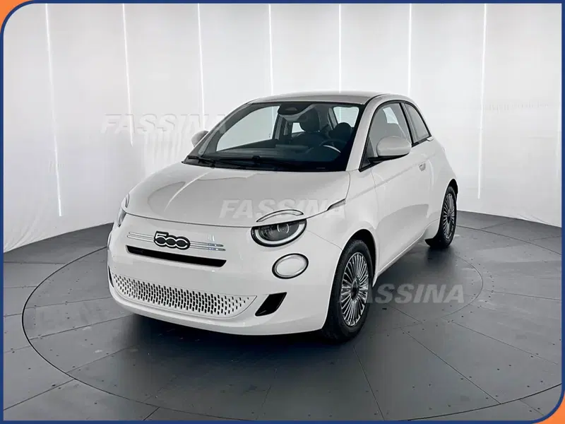 Fiat 500 nuova a Milano (3)