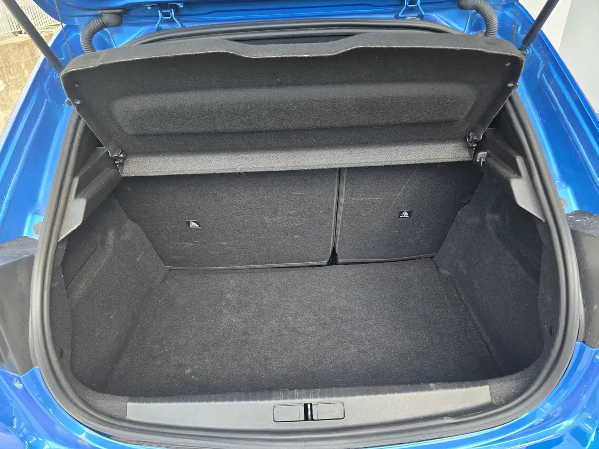 Peugeot 208 usata a Massa-Carrara (14)