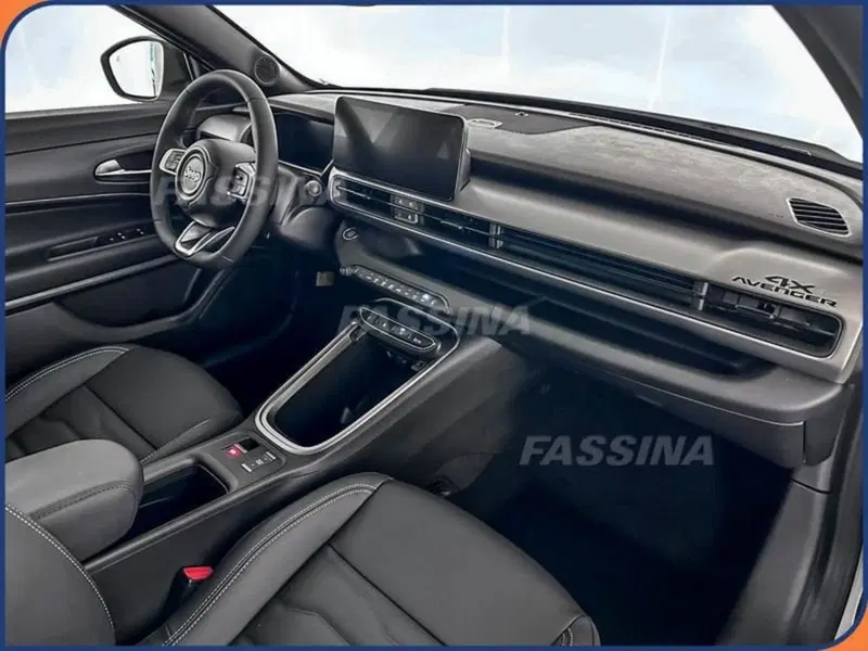 Jeep Avenger nuova a Milano (12)