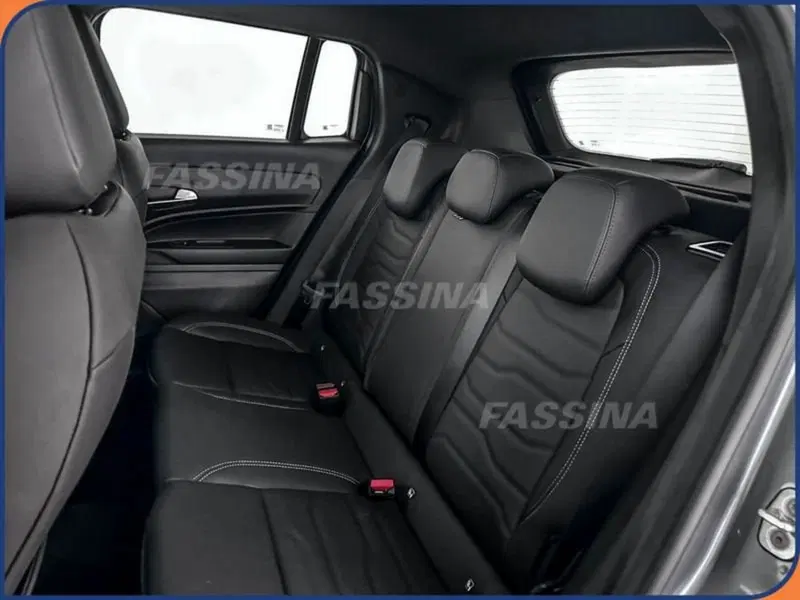 Jeep Avenger nuova a Milano (10)