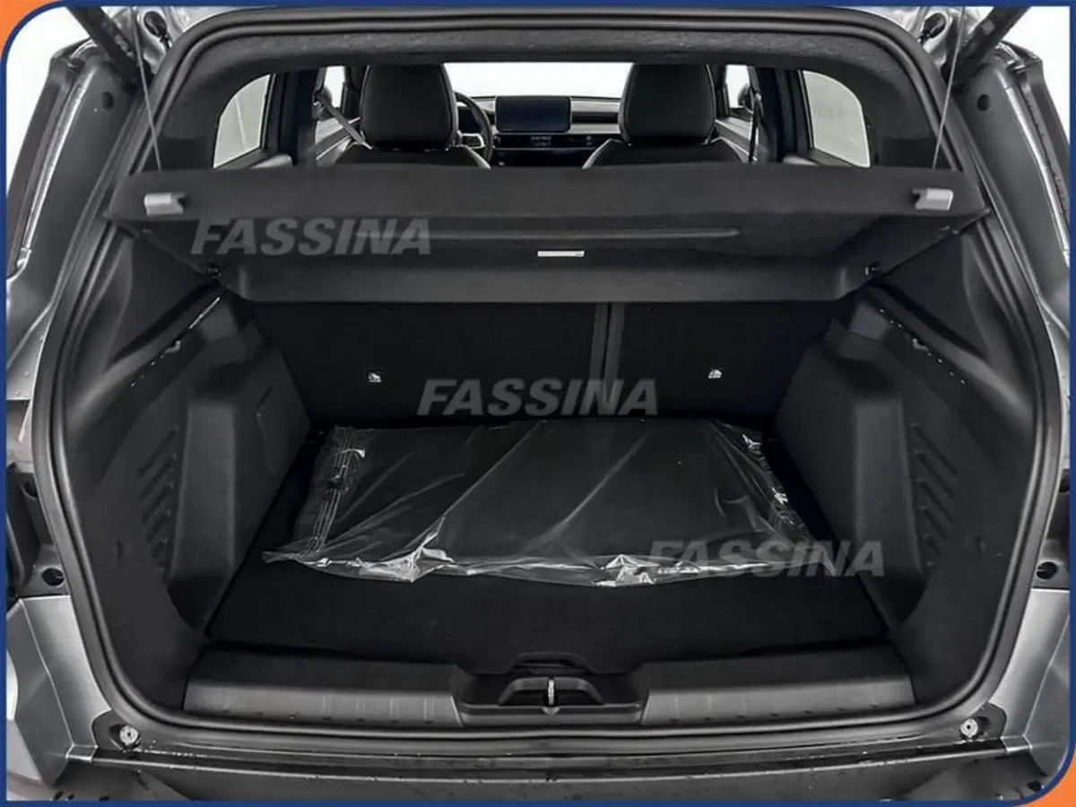 Jeep Avenger nuova a Milano (12)
