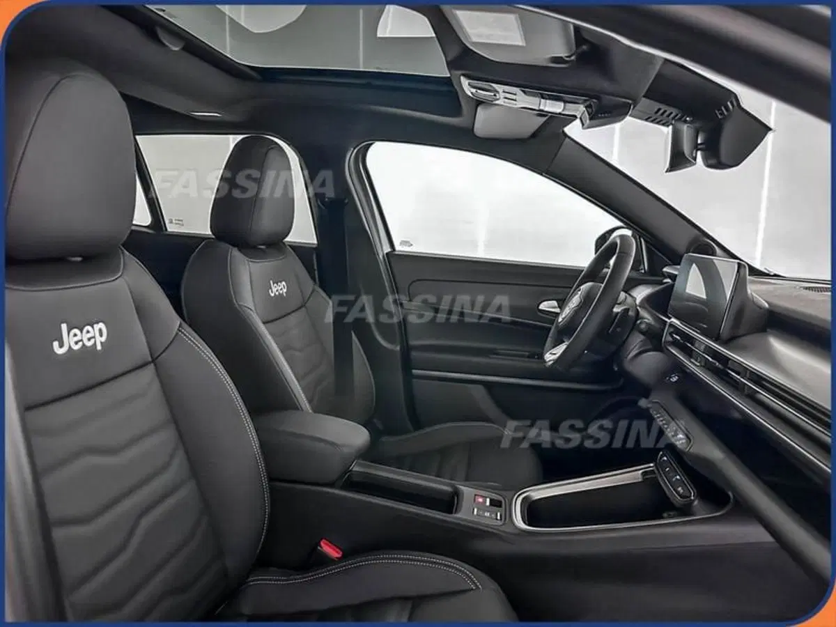 Jeep Avenger nuova a Milano (14)