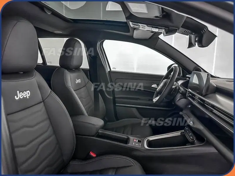 Jeep Avenger nuova a Milano (14)