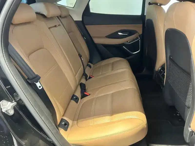 Jaguar E-Pace usata a Napoli (5)